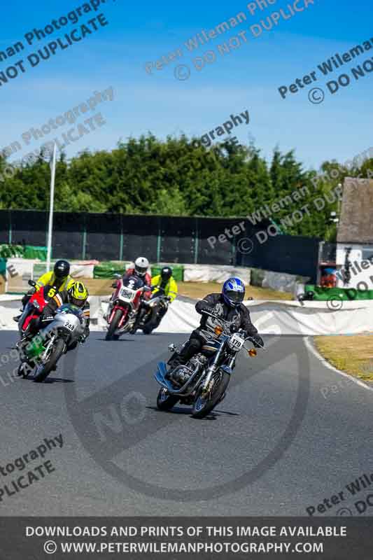 Vintage motorcycle club;eventdigitalimages;mallory park;mallory park trackday photographs;no limits trackdays;peter wileman photography;trackday digital images;trackday photos;vmcc festival 1000 bikes photographs